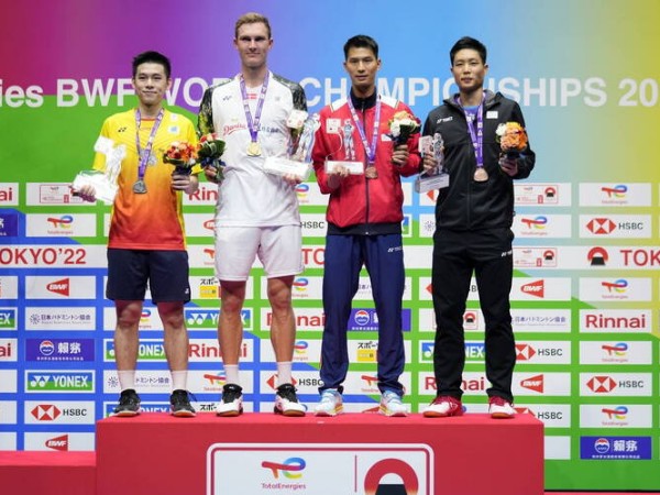 Pemain China Zhao Junpeng Pensiun Dari Turnamen Internasional