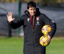 Andoni Iraola Waspadai Performa Wolves yang Tengah Meroket