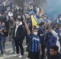 Inter Milan Krisis Cedera, Fans Beri Penghormatan di Stasiun Kereta