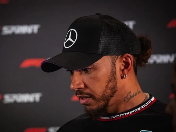 Lewis Hamilton Sulit Jelaskan Perbedaan Jarak dengan Russell