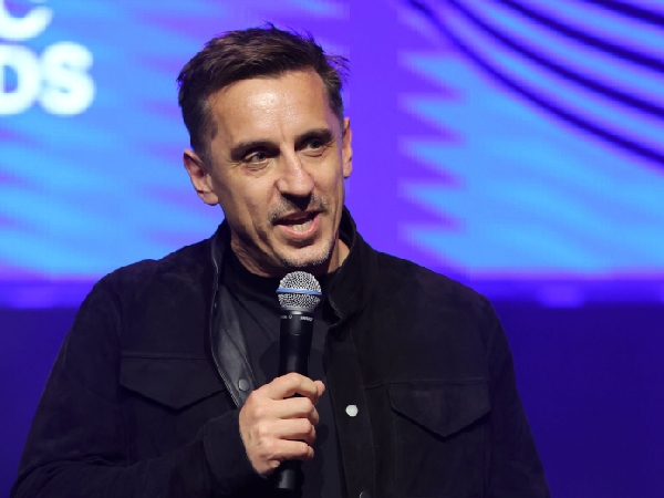 Gary Neville mengomentari musim Chelsea yang positif