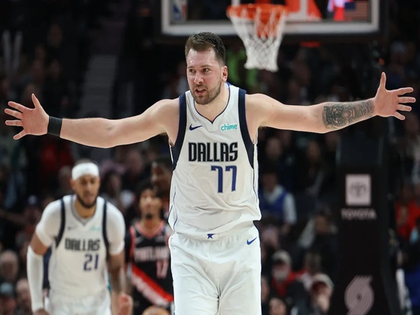 Luka Doncic Kembali, Mavericks Bungkam Blazers