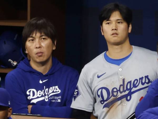 Shohei Ohtani (kanan) dan Ippei Mizuhara. (Foto: AP)