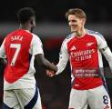 Chemistry Bukayo Saka dan Odegaard Diklaim Mirip Trio Legendaris Barcelona