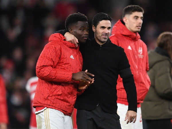 Bukayo Saka dan manajer Arsenal, Mikel Arteta