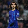 Mike Dean Akui Kesalahan Dua Tahun Lalu yang Libatkan Marc Cucurella