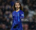 Mike Dean Akui Kesalahan Dua Tahun Lalu yang Libatkan Marc Cucurella