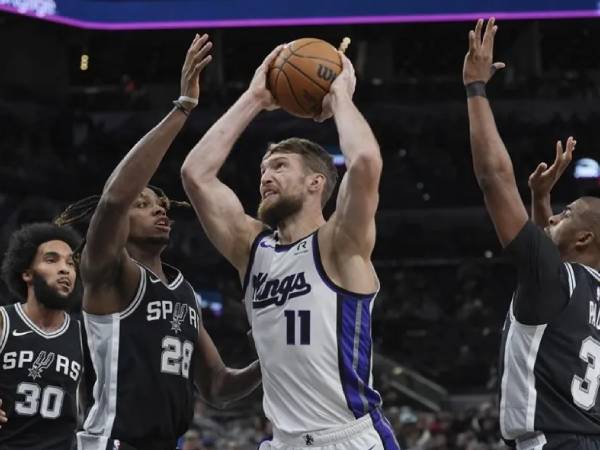 Hasil NBA: Sacramento Kings Lindas San Antonio Spurs 140-113