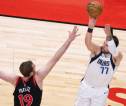 Hasil NBA: Dallas Mavericks Hentikan Toronto Raptors 125-118