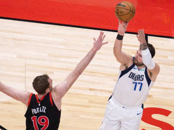 Hasil NBA Dallas Mavericks Hentikan Toronto Raptors 125 118 Liga Olahraga