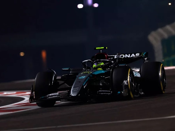 Lewis Hamilton Meratapi Nasib Buruknya di Kualifikasi GP Abu Dhabi