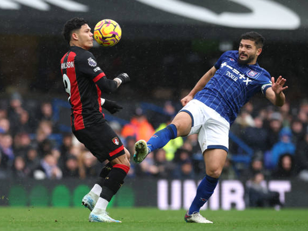 Ipswich Town Gagal Pertahankan Keunggulan, Bournemouth Curi Kemenangan