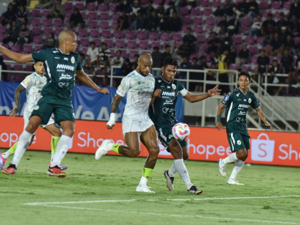 Raih Kemenangan 2-1, Persib Bawa Tiga Poin dari Markas PSS