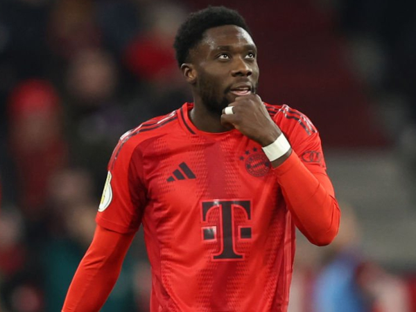 Bayern Munich Belum Menyerah Pertahankan Alphonso Davies