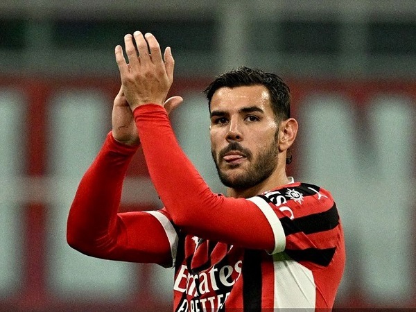 Meski Kontrak Baru Disiapkan, Milan Prioritaskan Jual Theo Hernandez