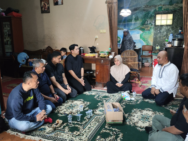 Persib dan VPC Takziah ke Rumah Bobotoh Meninggal di Solo