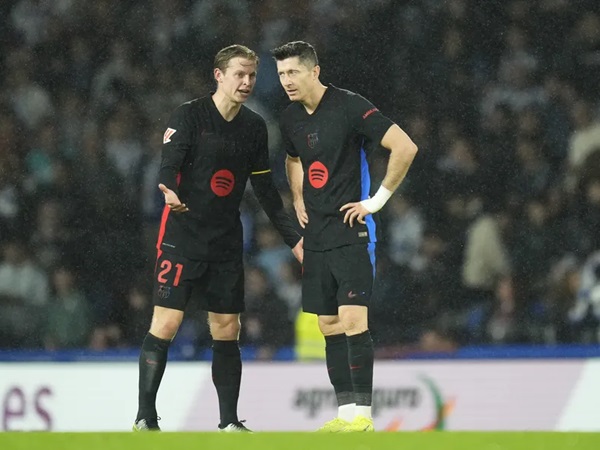 Hansi Flick Bahas Masa Depan De Jong dan Lewandowski