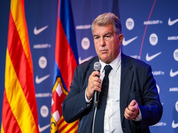 Joan Laporta Berikan Suntikan Semangat ke Pemain Barcelona