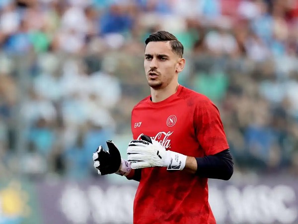 Masalah Gaji Bikin Negosiasi Antara Napoli dan Alex Meret Berjalan Alot