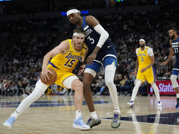 Austin Reaves sebut dirinya masih lakukan banyak blunder di laga versus Timberwolves.