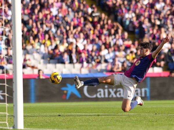 Pau Cubarsi Lebih Mirip Gerard Pique Ketimbang Puyol