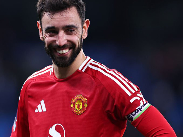 Bruno Fernandes Puji Performa Amad Diallo di Derby Manchester