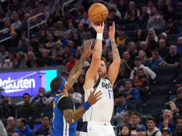 Hasil NBA: Dallas Mavericks Percundangi Golden State Warriors 143-133