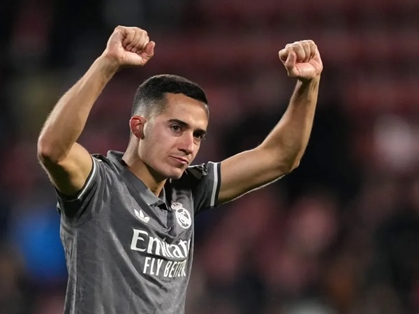 Real Madrid Tidak Akan Cari Pengganti Lucas Vazquez