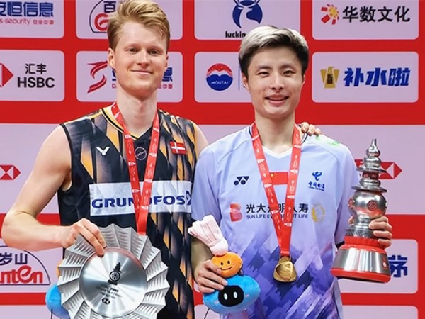 Shi Yuqi Kampiun Tunggal Putra BWF World Tour Finals 2024