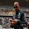 Lewis Hamilton Bikin Grup WhatsApp untuk Memotivasi Rekannya