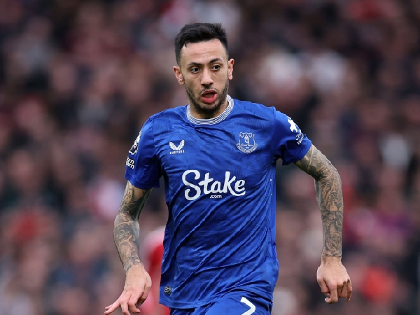 Dwight McNeil melewatkan pertandingan terakhir Everton