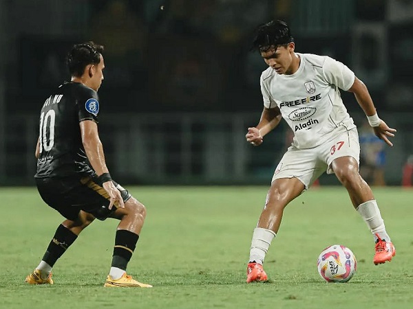 Pemain Persis Solo, Faqih Maulana di laga kontra Dewa United FC