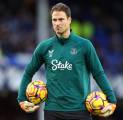 Asmir Begovic Yakin Masa Depan Everton Akan Lebih Cerah dengan Pemilik Baru