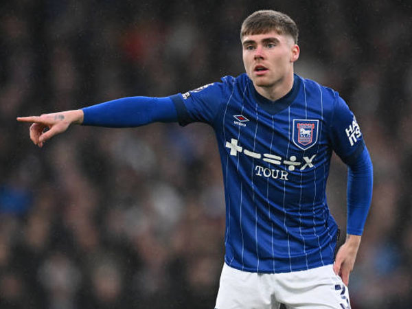 Leif Davis Jadi Sorotan dalam Kekalahan Telak Ipswich Town dari Newcastle