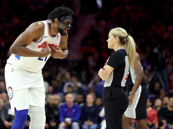 Joel Embiid Diusir Tinggalkan Lapangan, Begini Penjelasan Kepala Kru