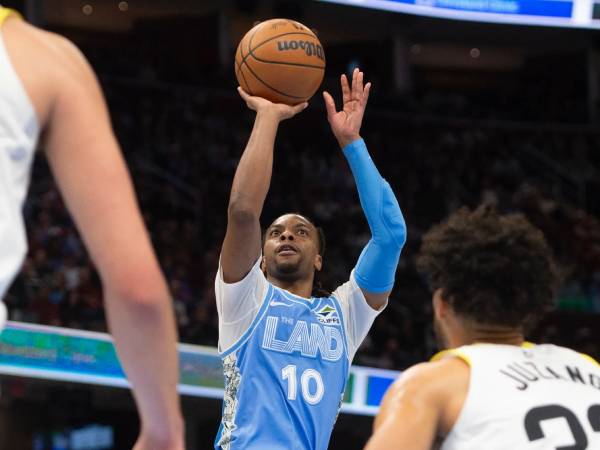 Darius Garland mencetak 23 poin saat Cleveland Cavaliers meraih kemenangan 124-113 atas tim tamu Utah Jazz pada Senin (23/12) malam. (Foto: AP)