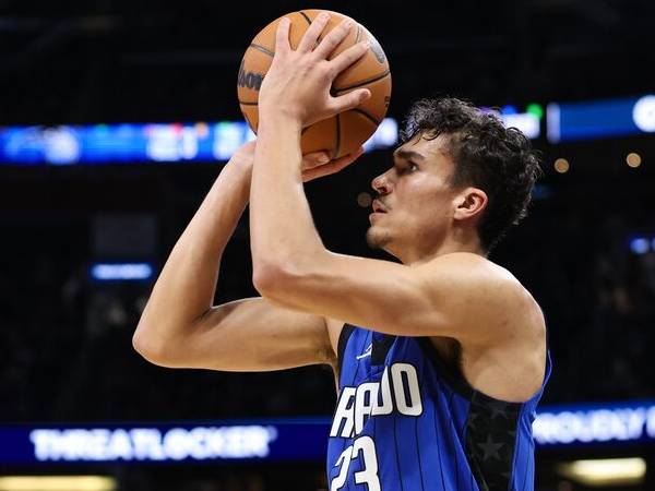 Tristan da Silva mencetak 18 poin saat Orlando Magic mengalahkan tim tamu Boston Celtics 108-104 pada hari Senin (23/12) malam. (Foto: AP)