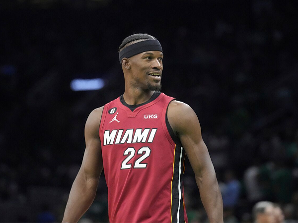 Jimmy Butler minta Miami Heat untuk segera menukarnya.