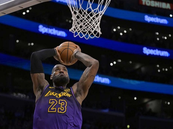 LeBron James Tak Setuju Jika Lakers Kalah Fisik Dari Pistons