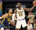 Stephen Curry Nikmati Duel Melawan LeBron James