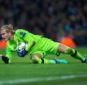 Gary Neville Mengenang Pertemuan Tak Terduga dengan Loris Karius