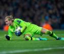 Gary Neville Mengenang Pertemuan Tak Terduga dengan Loris Karius