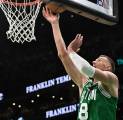 Kristaps Porzingis Kembali Cedera Saat Celtics Dipecundangi Sixers