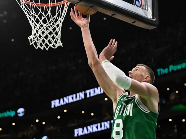 Kristaps Porzingis Kembali Cedera Saat Celtics Dipecundangi Sixers