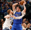 NBA Christmas Game: Doncic Cedera, Mavericks Tumbang Dari Timberwolves