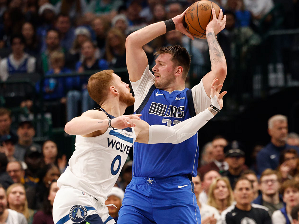 NBA Christmas Game: Doncic Cedera, Mavericks Tumbang Dari Timberwolves