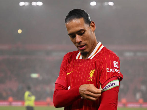 Virgil van Dijk Berikan Sinyal Bertahan di Liverpool