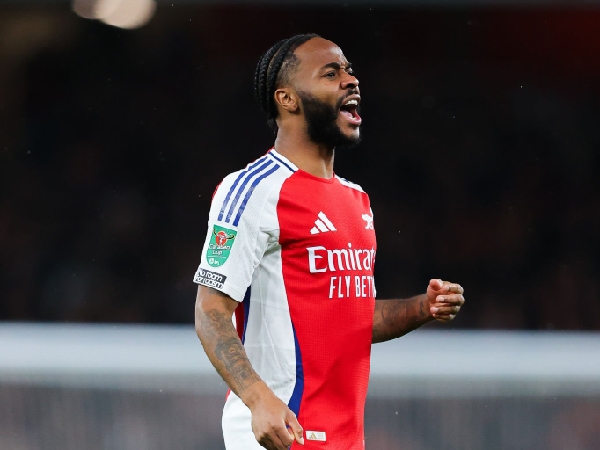 Raheem Sterling bisa menjadi solusi Arsenal atas cederanya Bukayo Saka