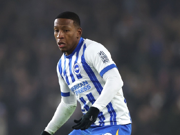 Nottingham Forest mengincar Pervis Estupinan dari Brighton