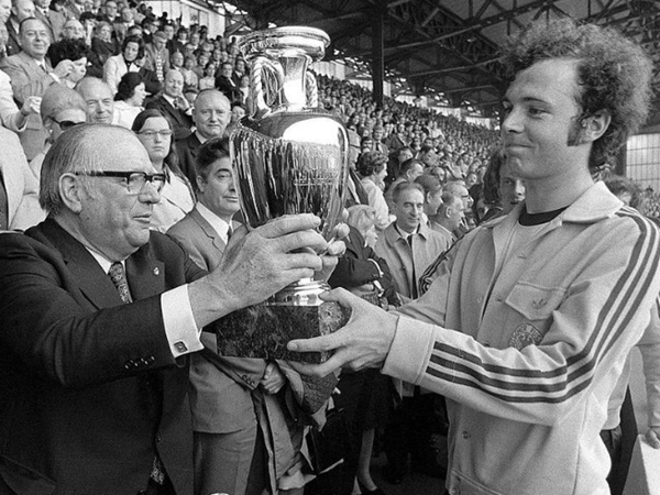 Demi Hormati Legenda, Bayern Munich Selenggarakan Piala Beckenbauer